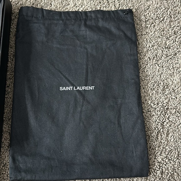 YSL CASSANDRE MATELASSÉ FLAP POUCH IN QUILTED GRAIN DE POUDRE EMBOSSED LEATHER - Picture 5 of 5